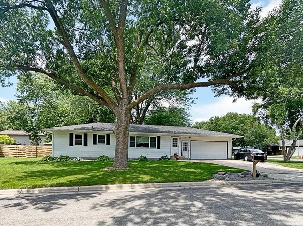 400 Morten Dr, Redwood Falls, MN 56283