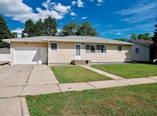 2314 11th St S, Moorhead, MN 56560