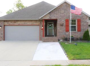 1153 S Maple Grove Ave, Springfield, MO 65804