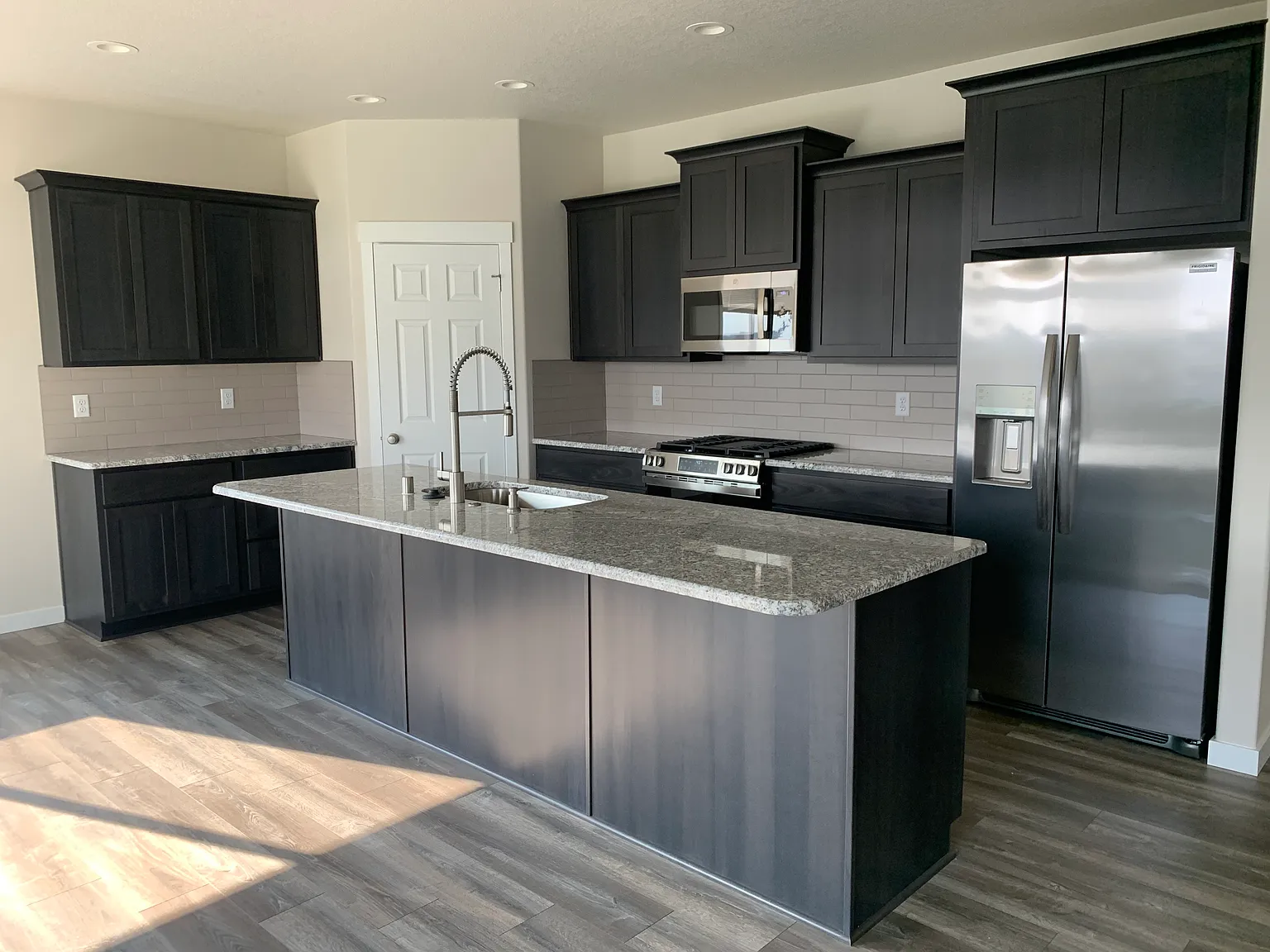 4 bed, 1706 sqft, $2,895 — Photo 4