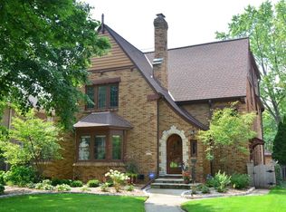 5421 N Berkeley Blvd, Whitefish Bay, WI 53217