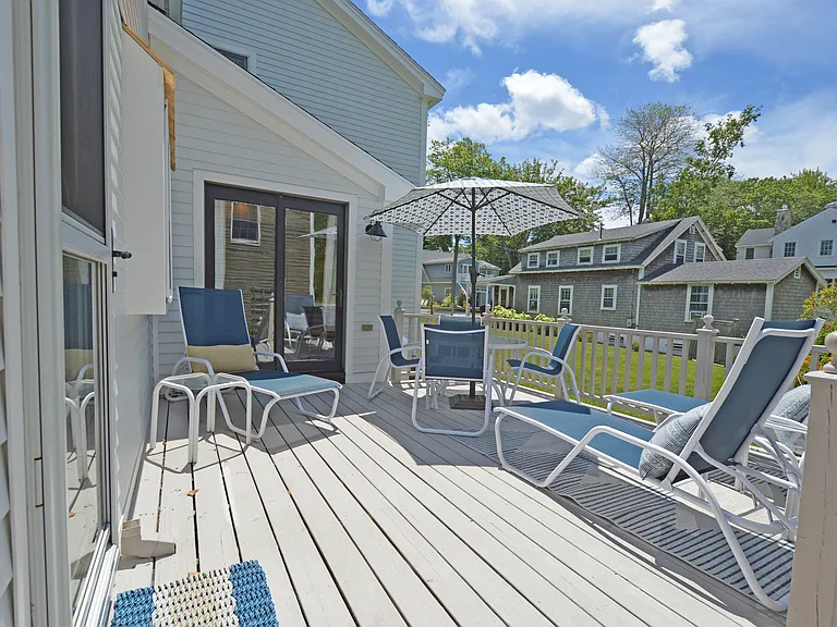 32 Wildwood Ave — Photo 6