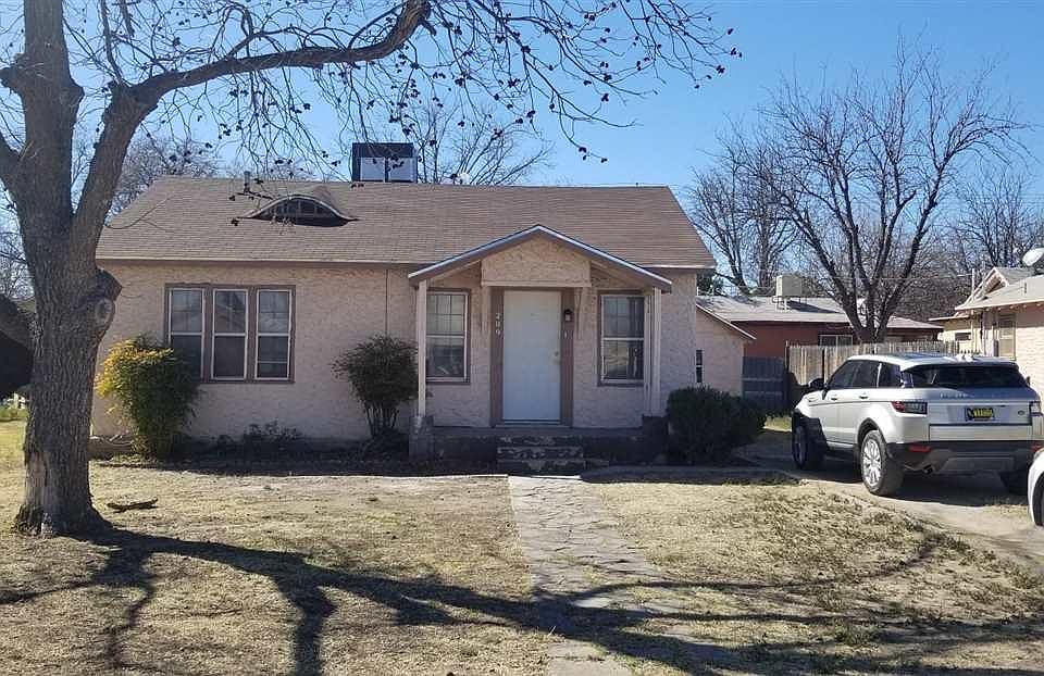 1st image of 209 N Mesquite St