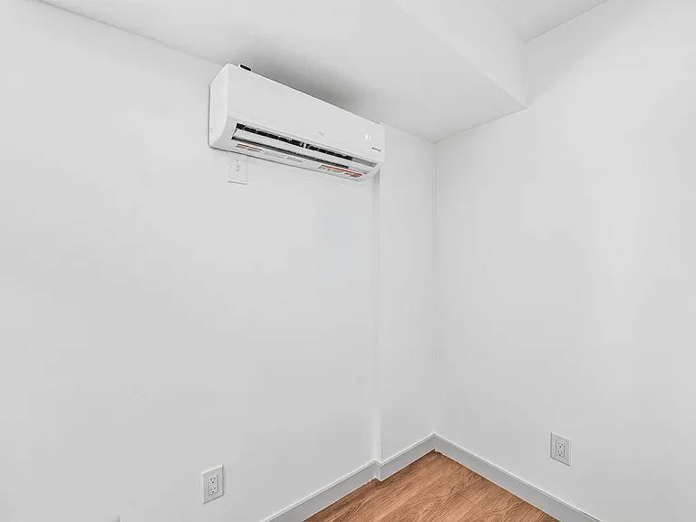 1121 Daisy Avenue — Photo 30