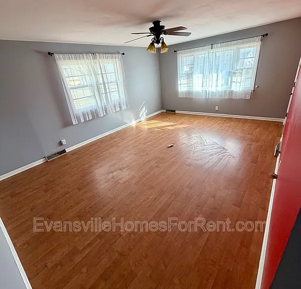 3600 Sweetser Ave — Photo 3