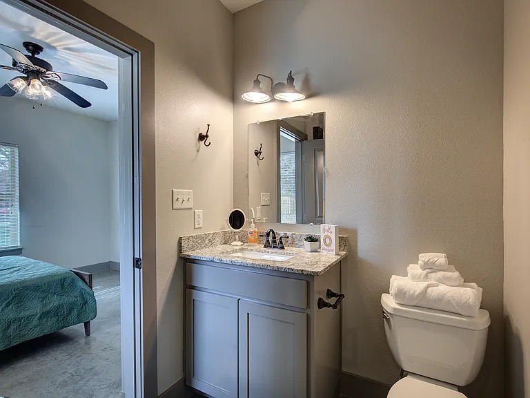 604 Maple St #2 — Photo 14