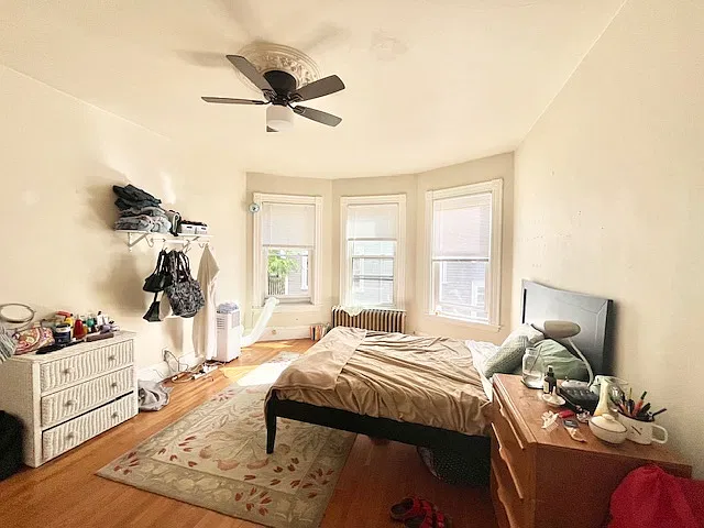 4 bed, 9999 sqft, $5,800 — Photo 1