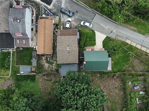 3rd image of 858 Monteiro St