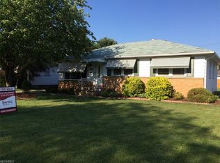 7283 Oakwood Rd, Parma, OH 44130