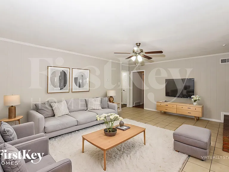 5819 Fox Lair Ave — Photo 4