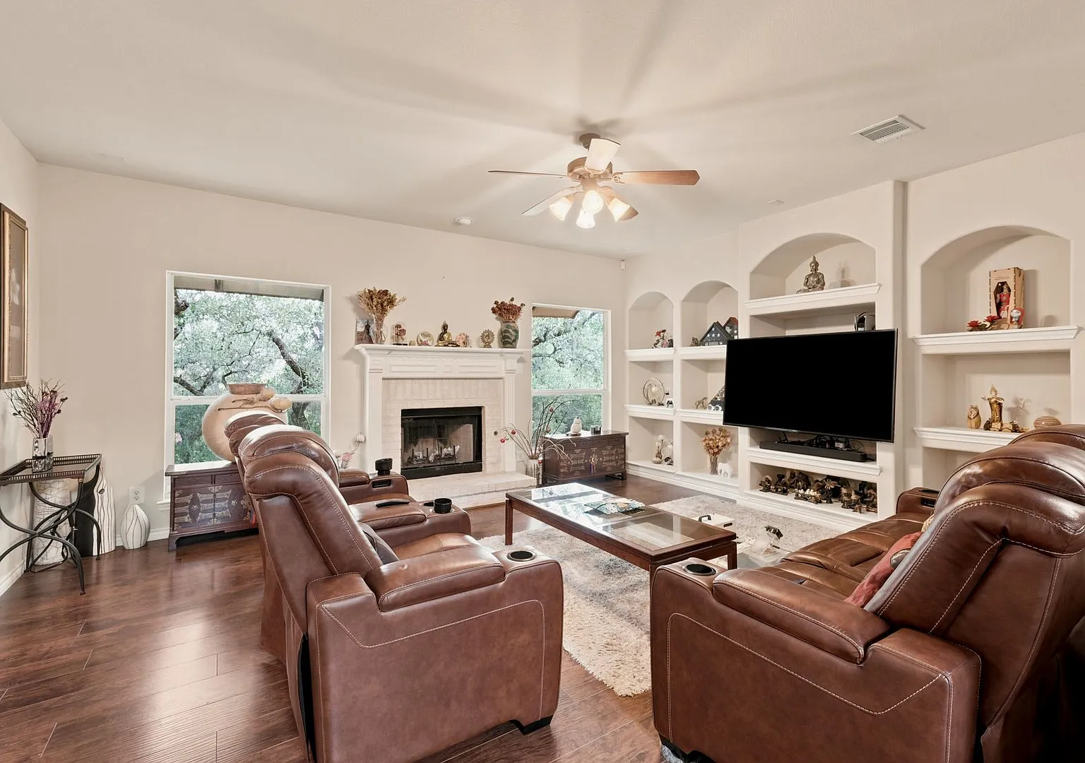 Beautifully Updated 4BR/3BA | Downstairs Bedroom | Spacious Backyard & Deck — Photo 4