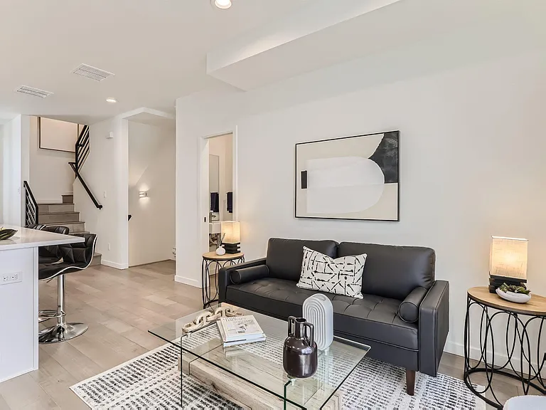1934 N Hooker St #2 — Photo 9