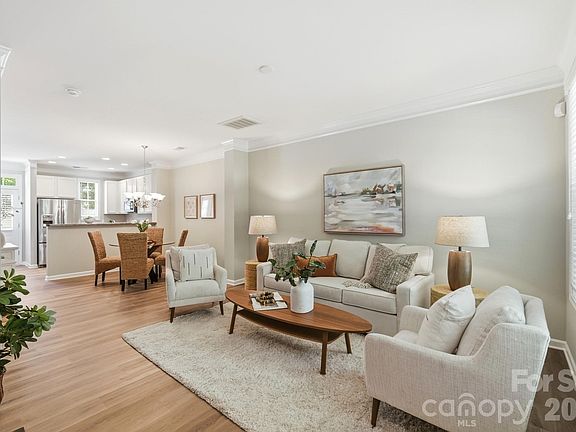 5th image of 11209 Cedar Walk Ln