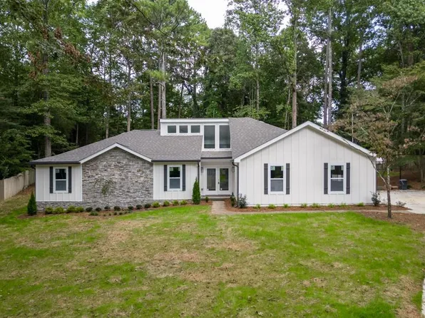 1186 Lake Colony Dr, Marietta, GA 30068
