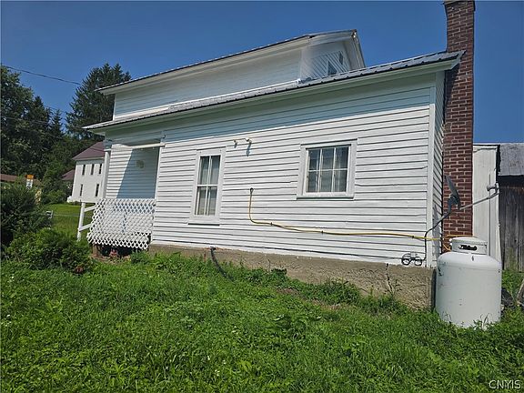 2nd image of 10446 Elm St