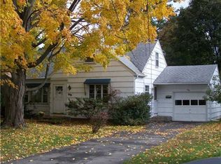 1004 McKinley St, East Rochester, NY 14445