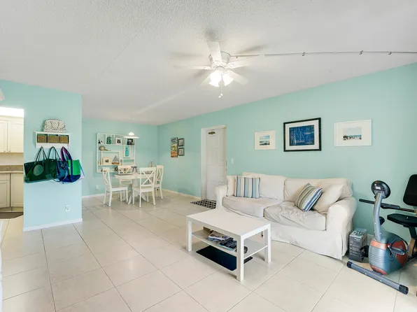 1112 Green Pine Boulevard #G1, West Palm Beach, FL 33409