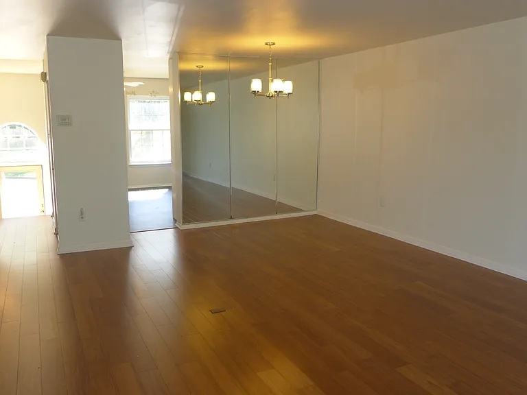 23 Valley Crossing Cir — Photo 9