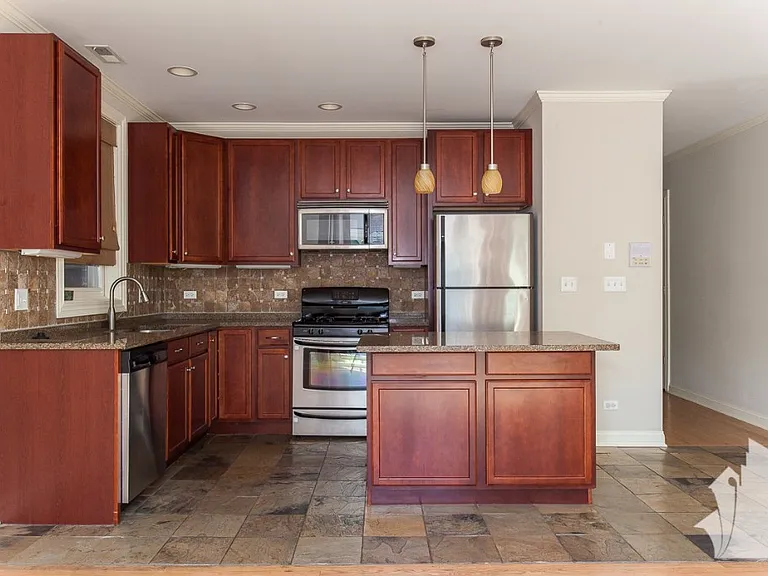 1148 W Roscoe St #2W — Photo 2