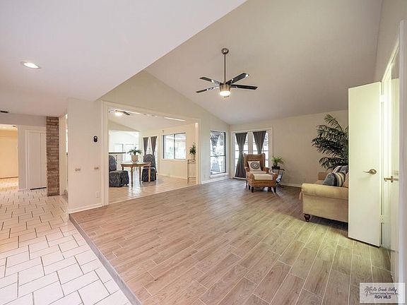 5th image of 5125 Papaya Cir