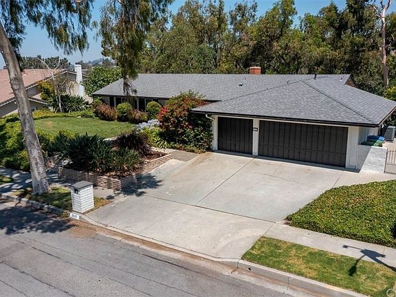 3rd image of 8945 Lindante Dr