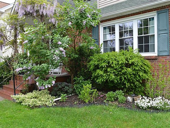 3rd image of 366 Fairfield Ave