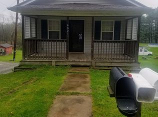 6821 Superior Rd SE, Uhrichsville, OH 44683