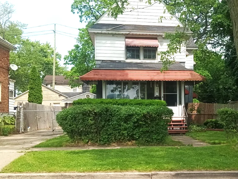 110 Ivy St — Photo 1