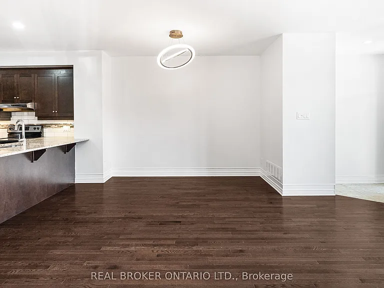 43 Claridge Dr — Photo 7
