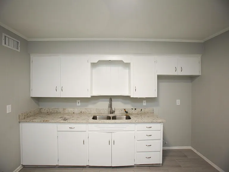 7305 E Wakefield Dr — Photo 6