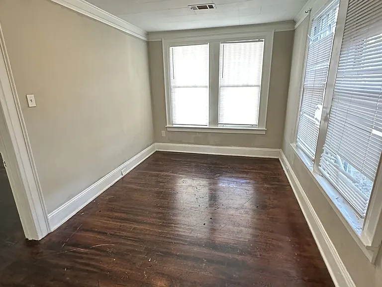 2509 Poplar St — Photo 8