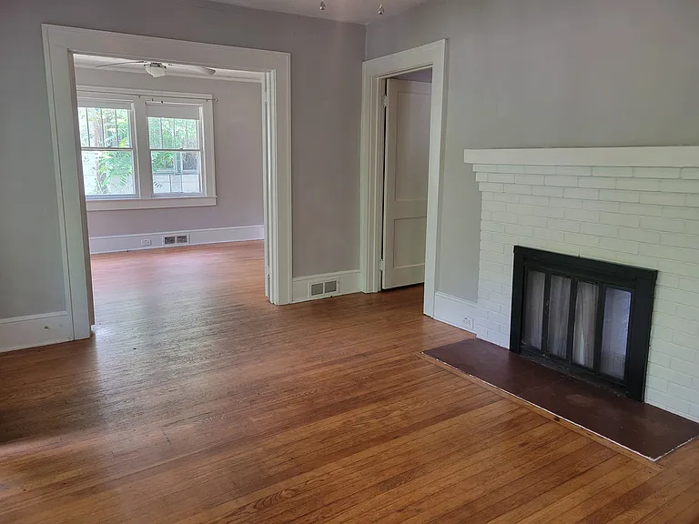 76 Lanvale Ave — Photo 2