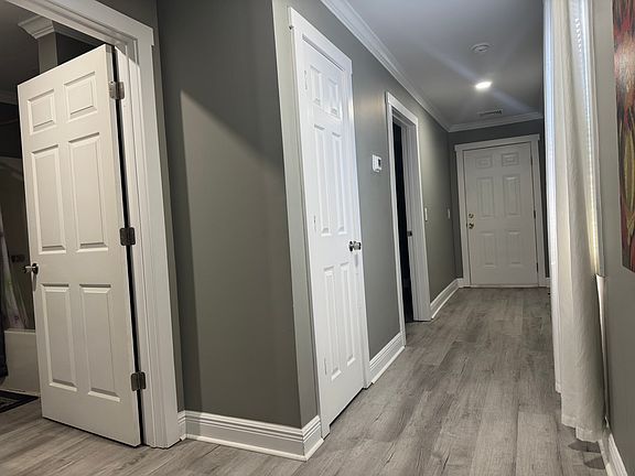 3rd image of 183 Howard St #181