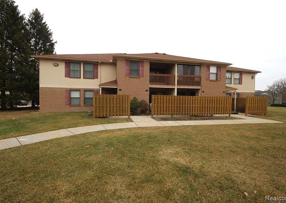 19281 Surrey Ln, Northville, MI 48167 Zillow