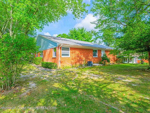 5th image of 8B Carteret Ln