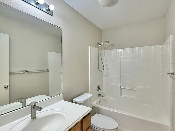 5th image of 6932 La Hacienda Dr