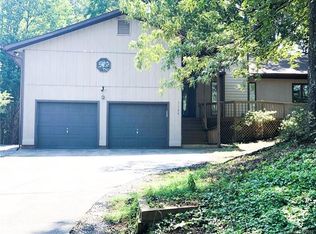 11146 Timber Hill Ct, Charlotte, NC 28226