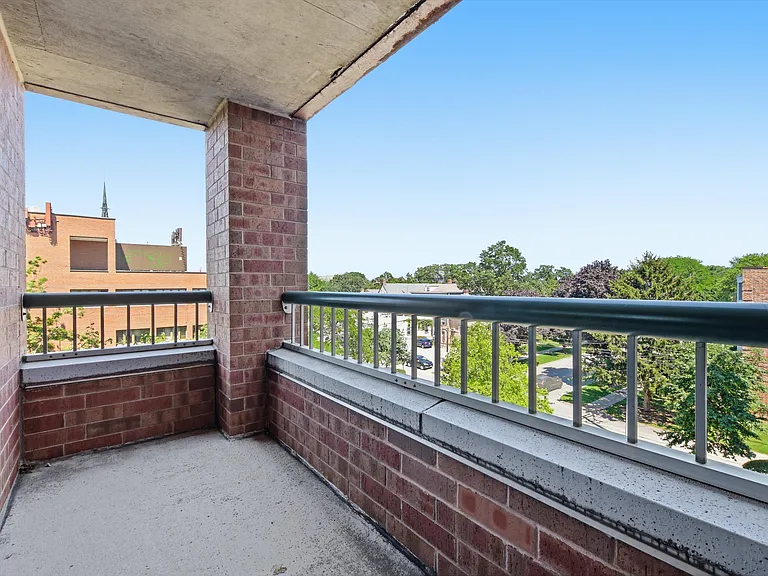 Evanston Place — Photo 57