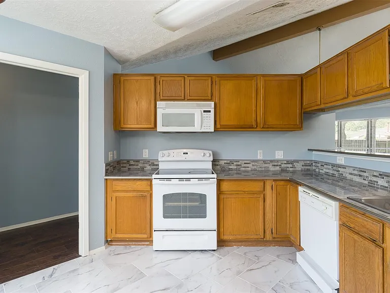 2902 Laurelridge Dr — Photo 10