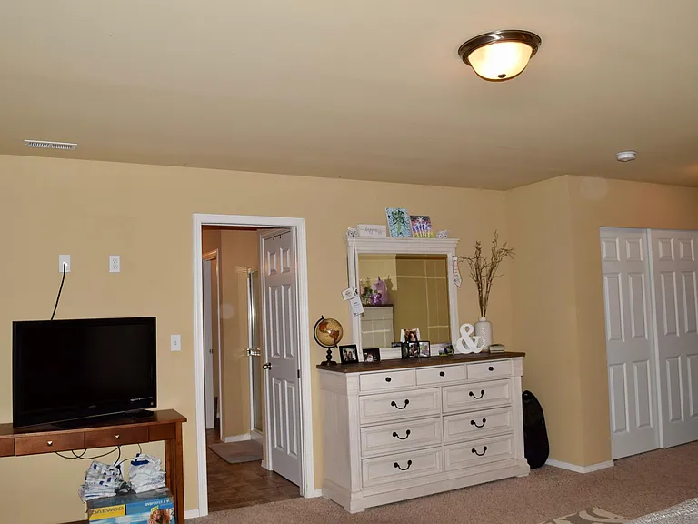 622 Shirehill St — Photo 38