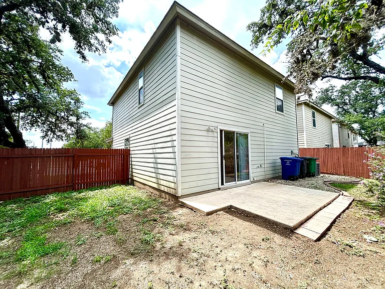 110 Jetlyn Dr — Photo 26