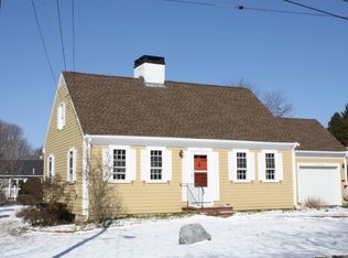 8 Lawton Dr, Newburyport, MA 01950
