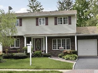 90 Joseph St, Sayville, NY 11782