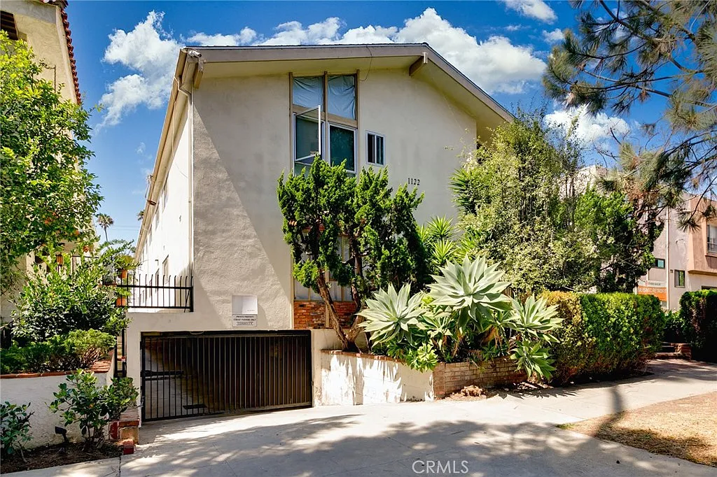 2 bed, 1000 sqft, $3,650 — Photo 1