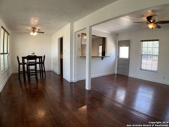5th image of 211 Addax Dr