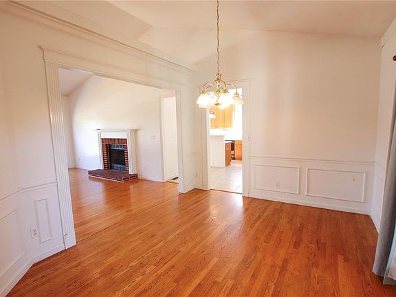 5th image of 295 Cedar Breeze Dr