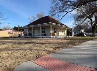 300 E Allen St, Glen Elder, KS 67446