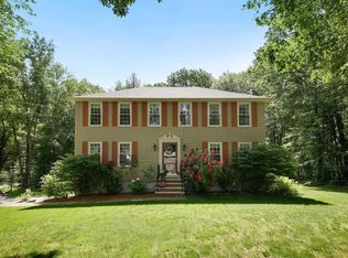 39 Colonial Dr, Dracut, MA 01826