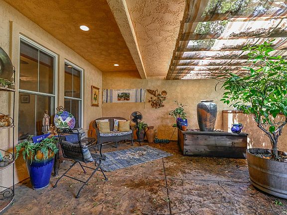 2nd image of 281 Oak Tree Cir