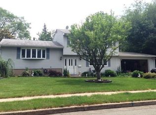 8 Salt Meadow Rd, East Brunswick, NJ 08816